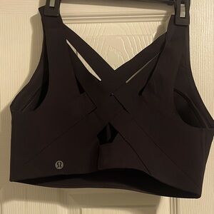 NWOT Lululemon black supportive sports bra size 34DD (34E)